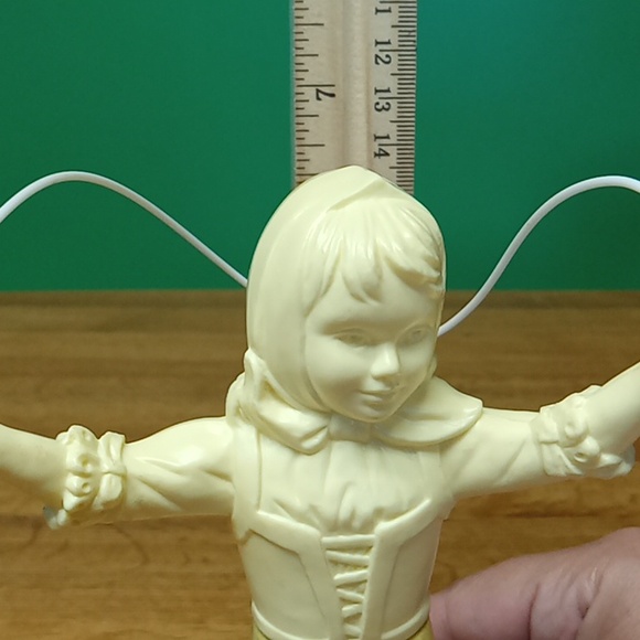 Avon Roses, Roses Cologne 4oz FULL Girl Jumping Rope with box - Picture 5 of 16